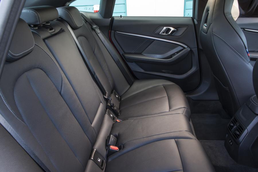 Интерьер BMW M235i xDrive Gran Coupe (F44) 2019 года  (AU) (фото 34 из 40)